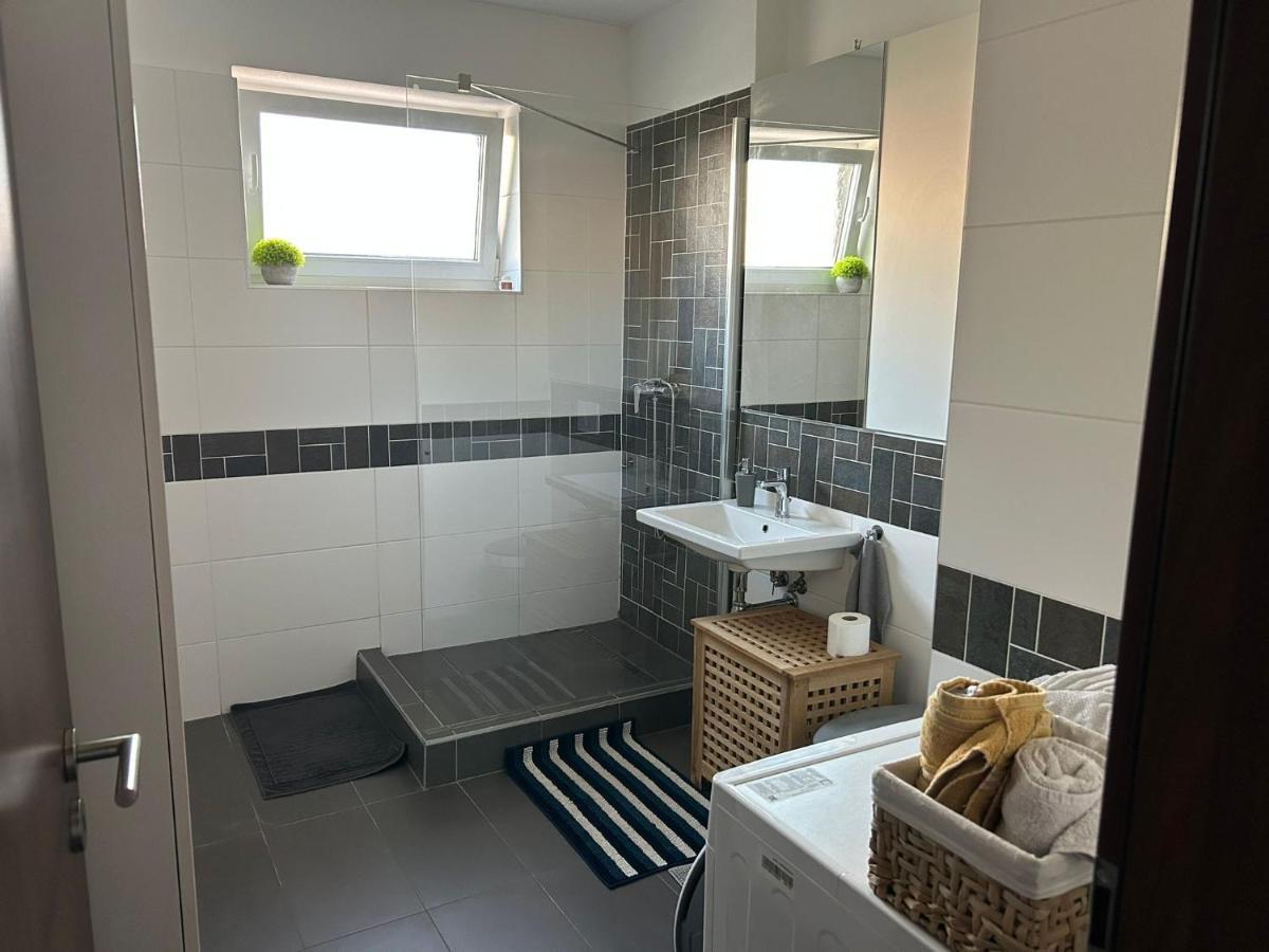 Apartman "Dunaj" Private Parking - Klimatizacia Šamorín Zewnętrze zdjęcie